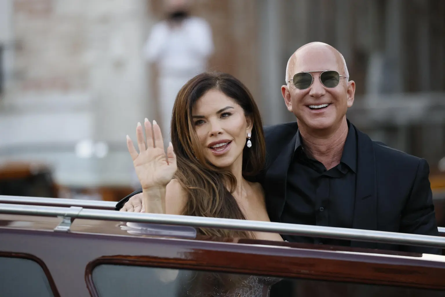 Jeff Bezos and Lauren Sánchez close out wedding festivities with late-night bash